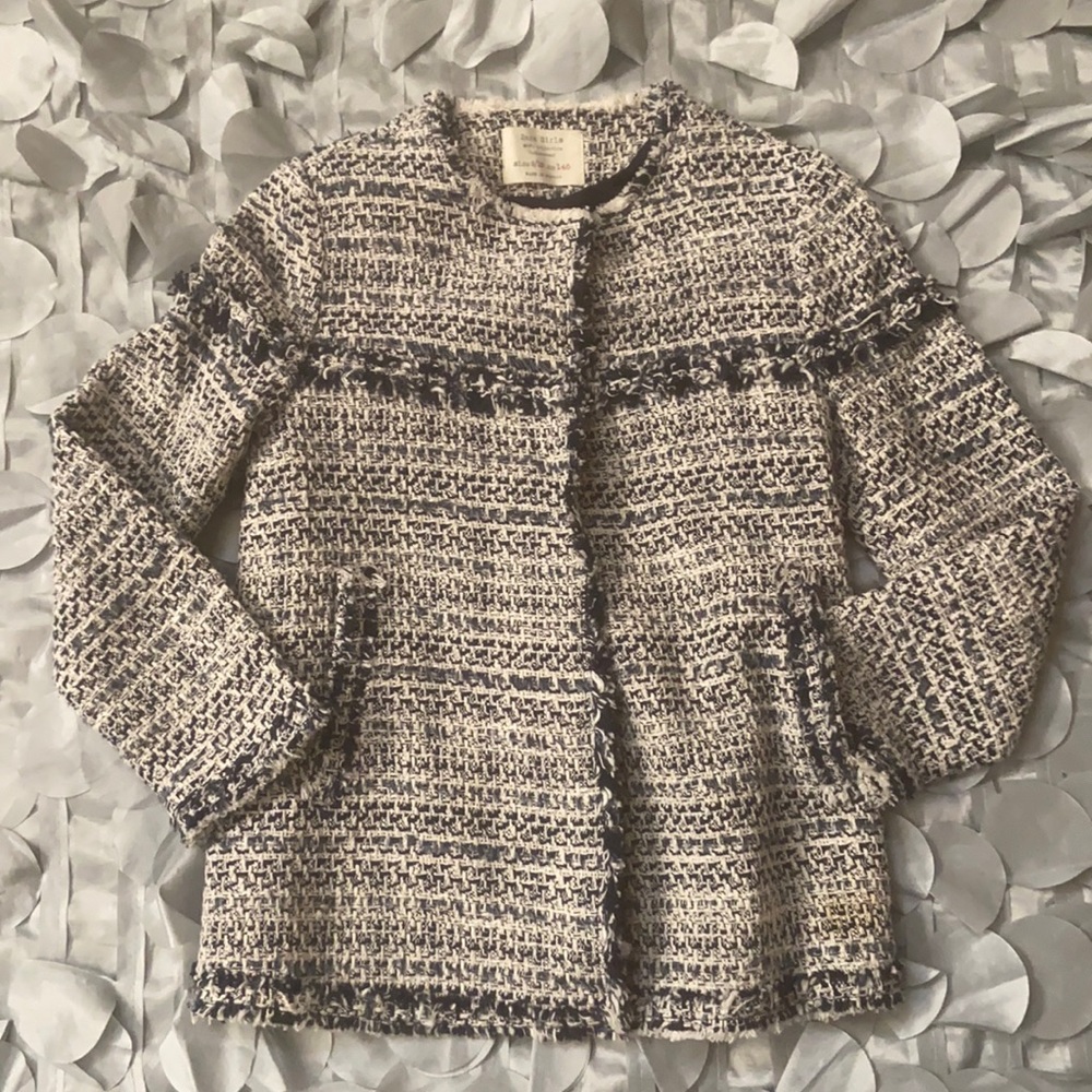 Excellent condition! Great tweed jacket for your trendy little girl.
